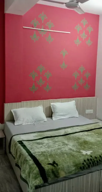 OYO 807995 Rohtak Guest House