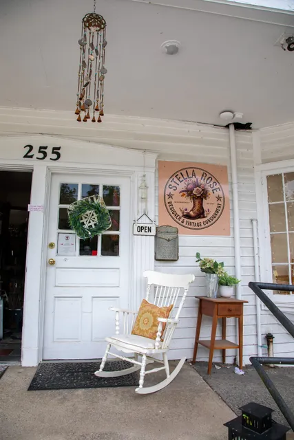 Stella Rose Designer & Vintage Consignment