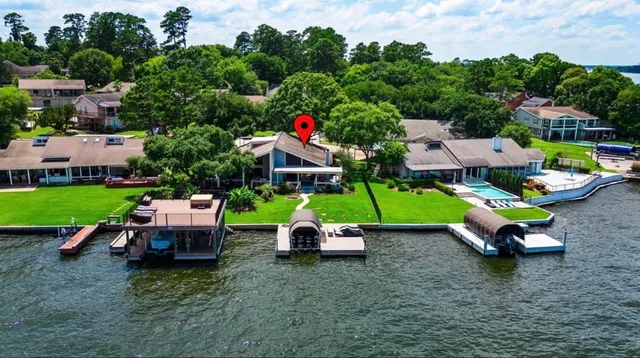 Conroe Lakefront Cottage