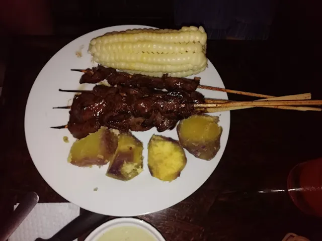Anticuchos y Parrillas La Cabaña