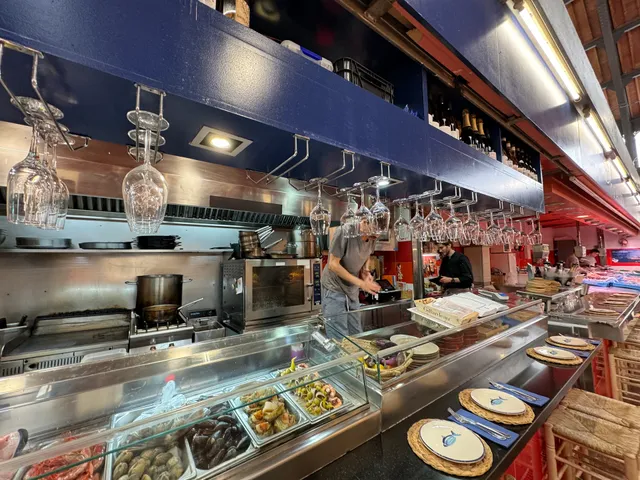 Hermós, bar de peix