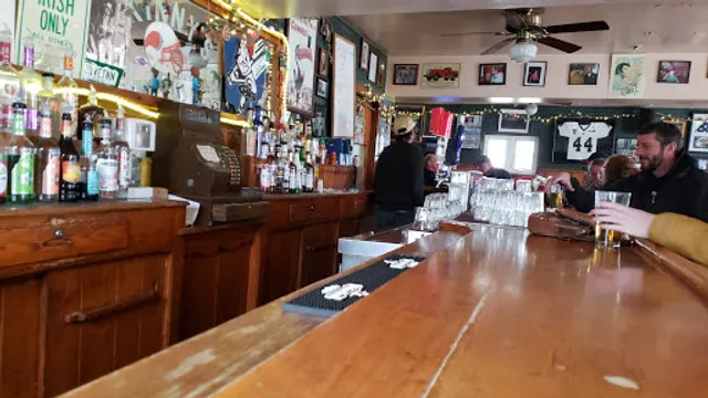 Skinny's Bar & Grill ( Euclid, OH )