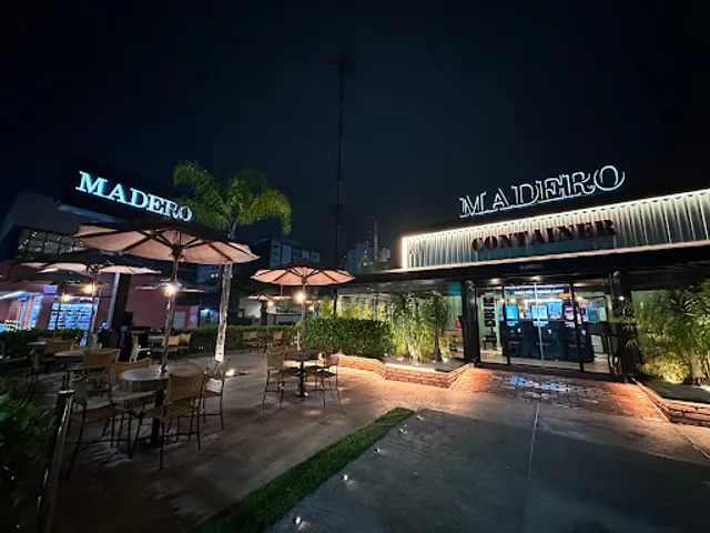 Madero Container Guarujá