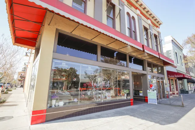 Embellish Decor & Gifts