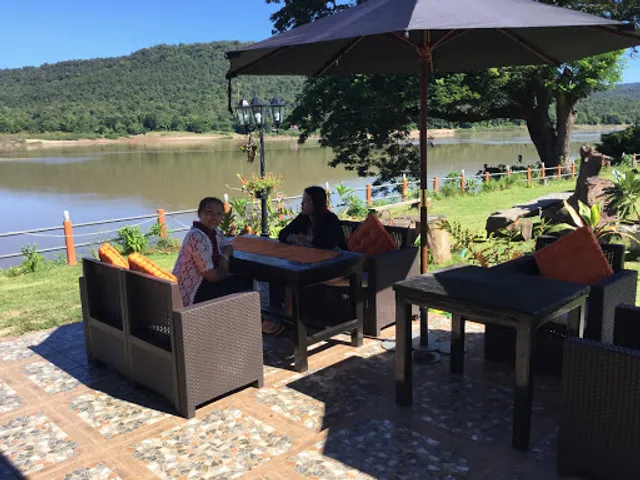 khong chiam best steaks & wines