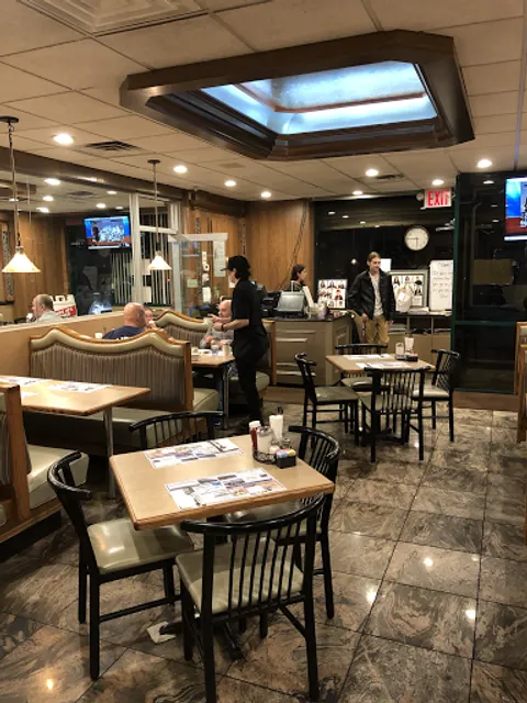 Mike Jr’s Richmond Diner