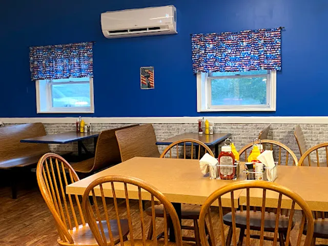 Lori's American Grille