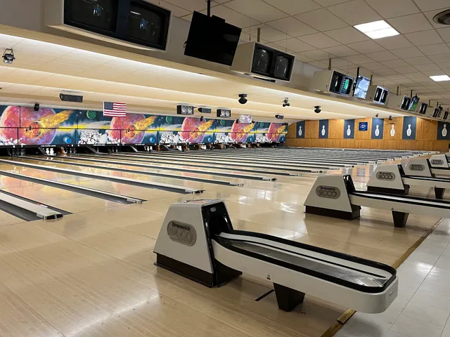 Fair Haven Lanes