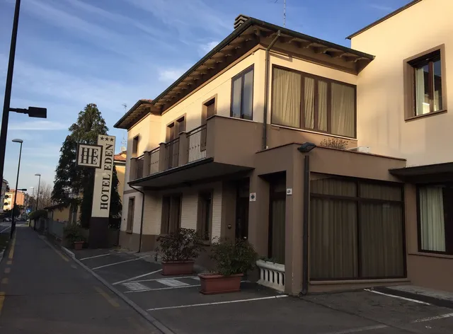 Hotel Eden