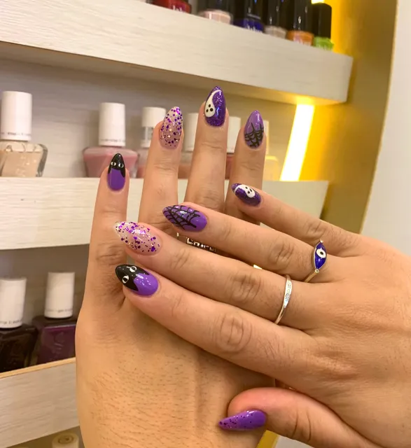 Honey Nail Lounge
