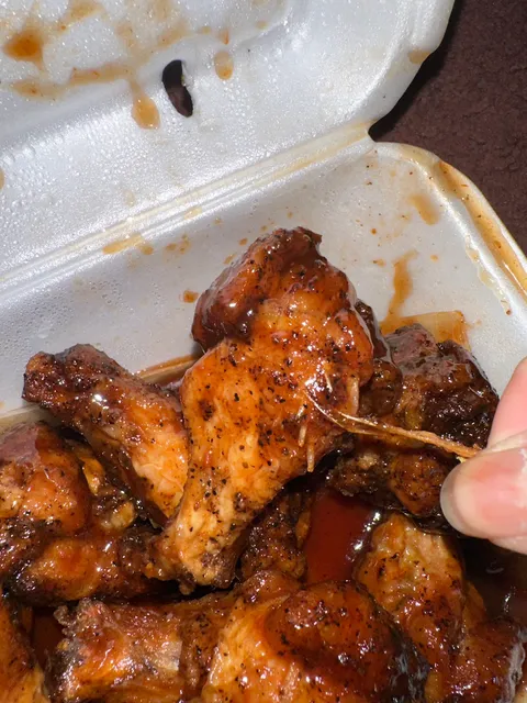 B's Wild Wings Bar B Que