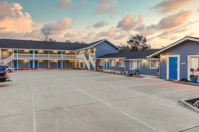 Creekside Inn Downtown - Cambria