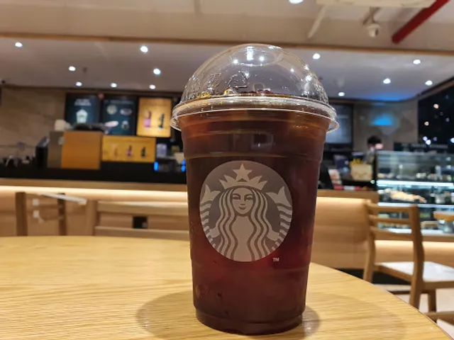 Starbucks Van Cao