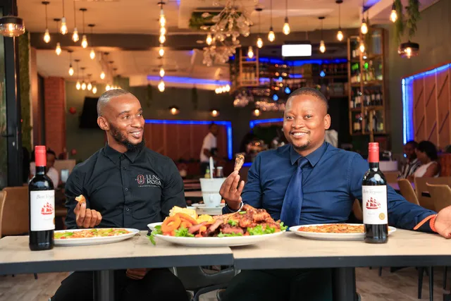 Luna Rosa Sarona City Mall