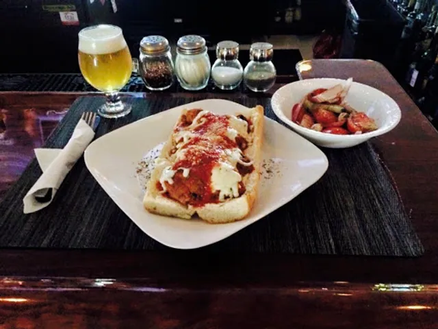 Woodbriar Tavern & Grille