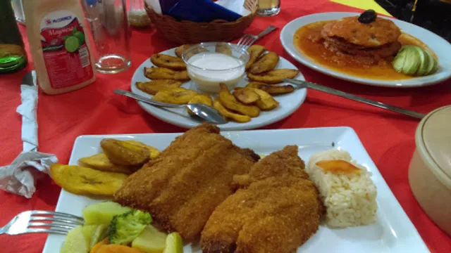 SAVOUR Desayunos Y Comidas