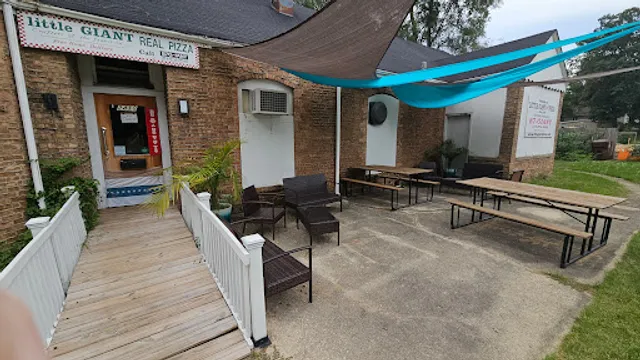 Little Giant Pizza at the beach