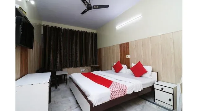 OYO 38599 Hotel Gazal