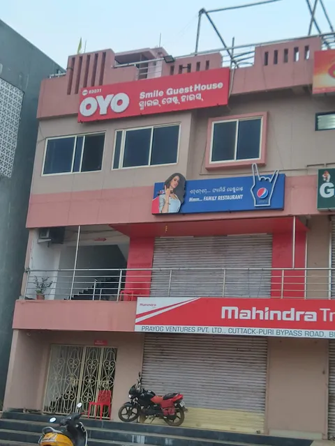 OYO 63138 Smile Guest House