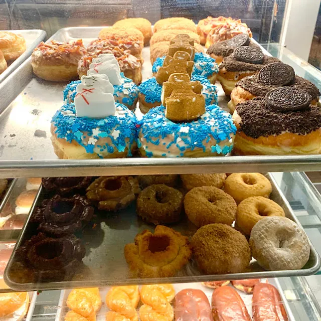 Mag’s Donuts & Bakery