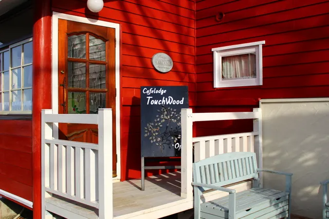 カフェロッジ Touch Wood