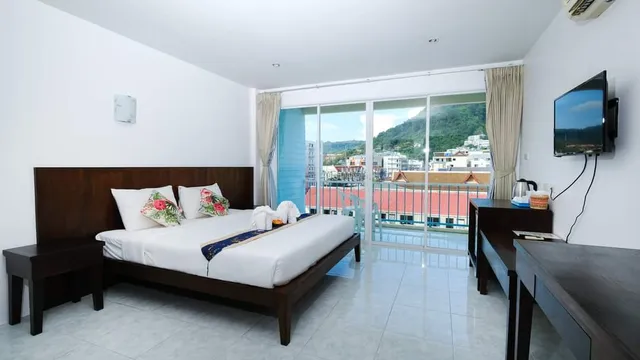 Kiwi Hotel Patong