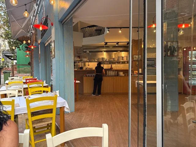 Η γωνιά του Καζαντζίδη