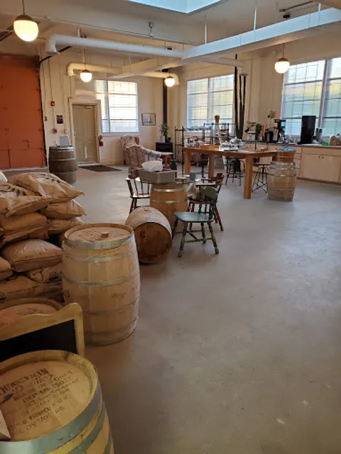 Cloud Walking Cafe & Lounge