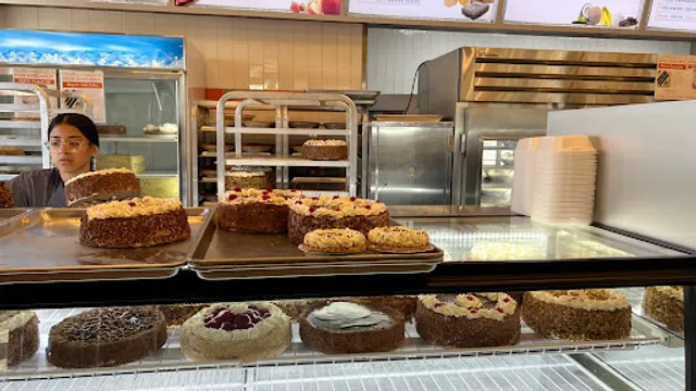 House of Pies Restaurant & Bakery