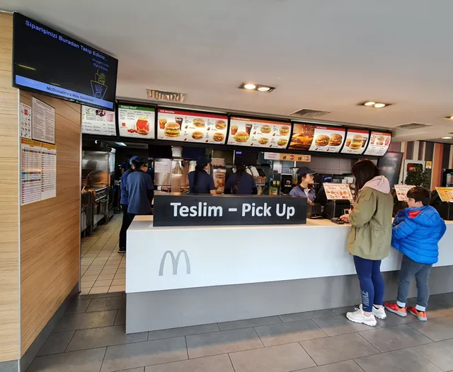 McDonald's Gazi Bulvarı