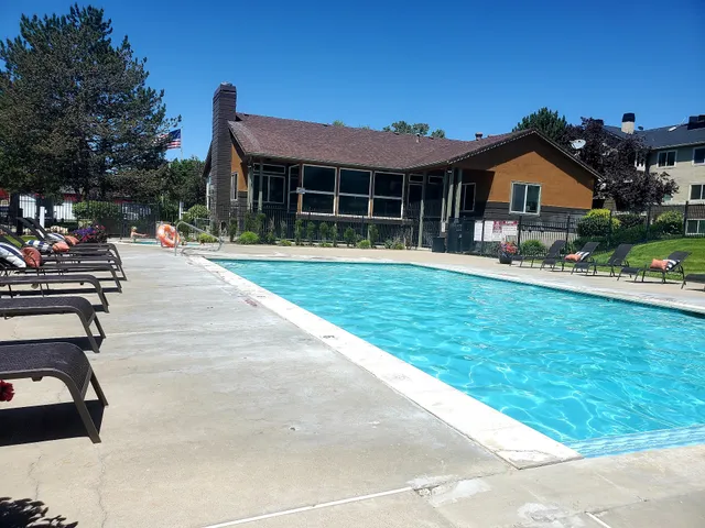 Quail Cove Apartments