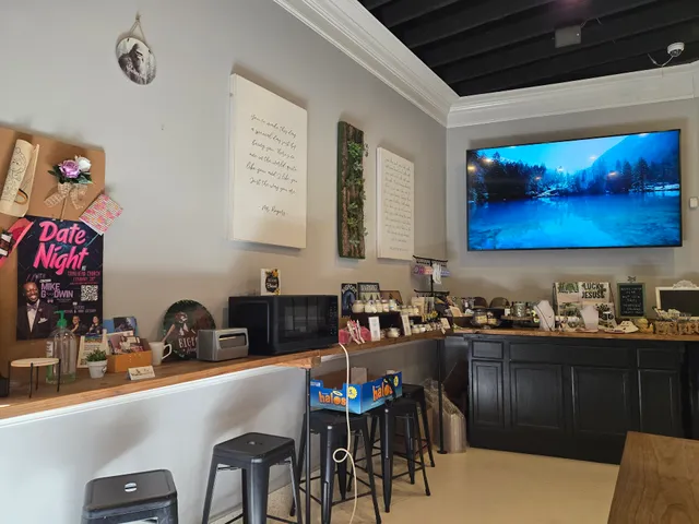 Traveling Addiction coffee+smoothies