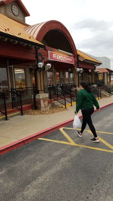 Famous Footwear Outlet