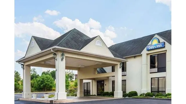 Days Inn by Wyndham Sanford