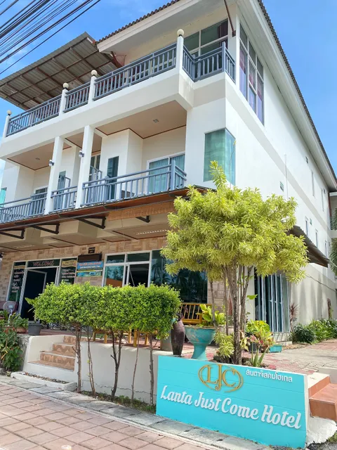 Lanta Just Come Hotel