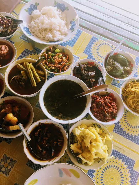 Myanmar Traditional Restaurant