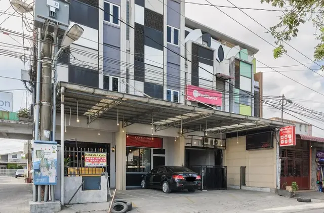 RedDoorz near Waterpark Citra Garden Medan