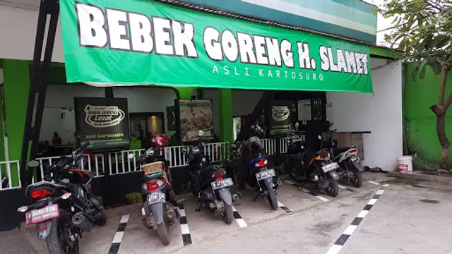 Bebek Goreng H. Slamet Jatiwaringin