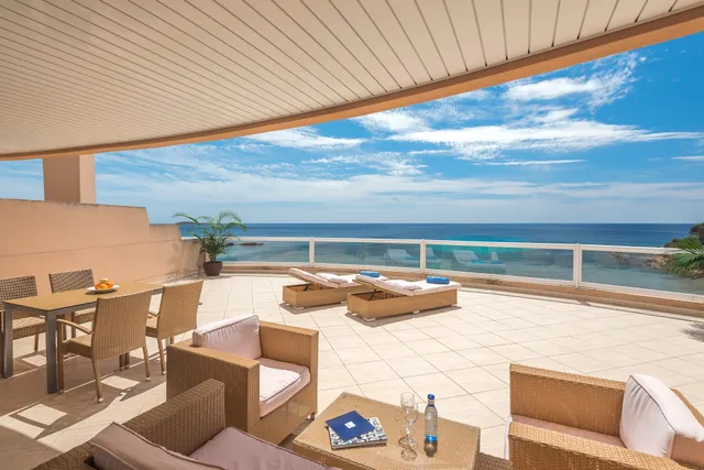 Tropic Garden Hotel & Apartments