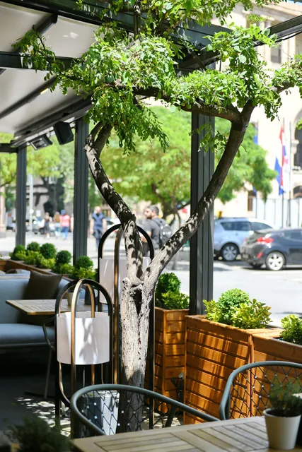 Meeting Point Gastro Cafe and Terrace