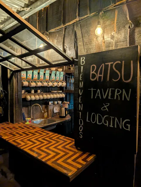 Batsu Tavern & Lodging