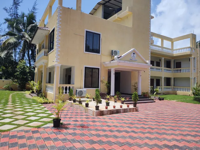 SAVEE'S LAKESIDE GOA