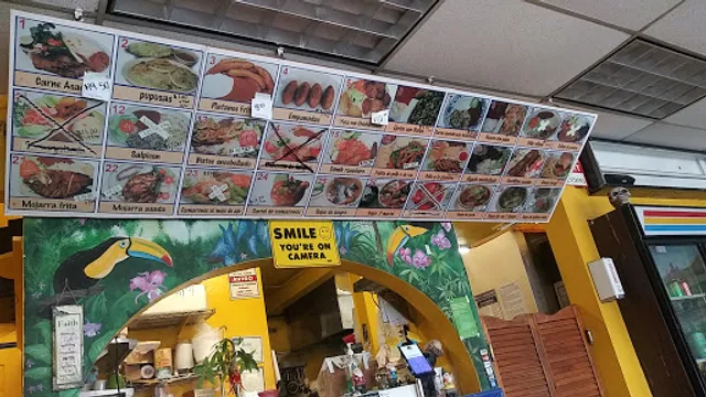 Antojitos y Pupuseria Toñita