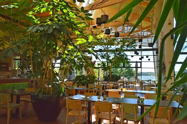 Market Café & Bistro