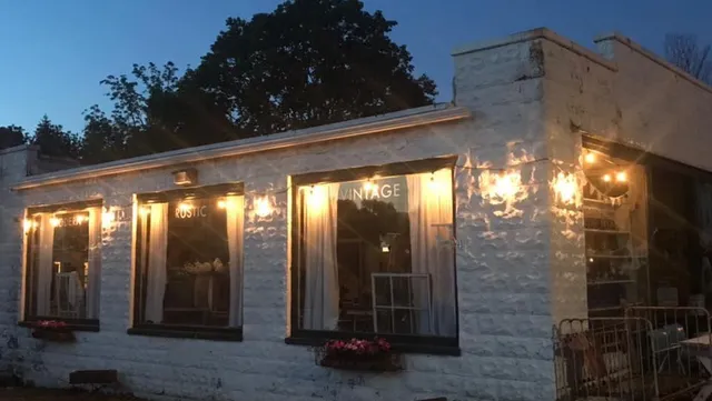 Off The Common Antiques