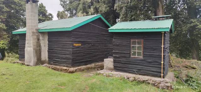 Naro Moru River Lodge Met Station Bandas