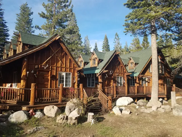 Lost Trail Lodge