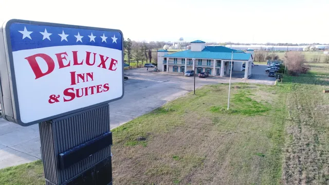 Deluxe Inn & Suites