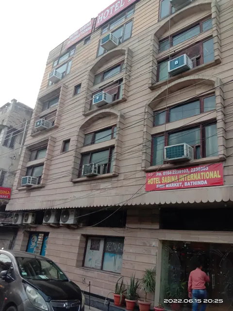 OYO 30127 Hotel Sabina International