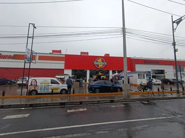 Waldo's Plaza Sámano